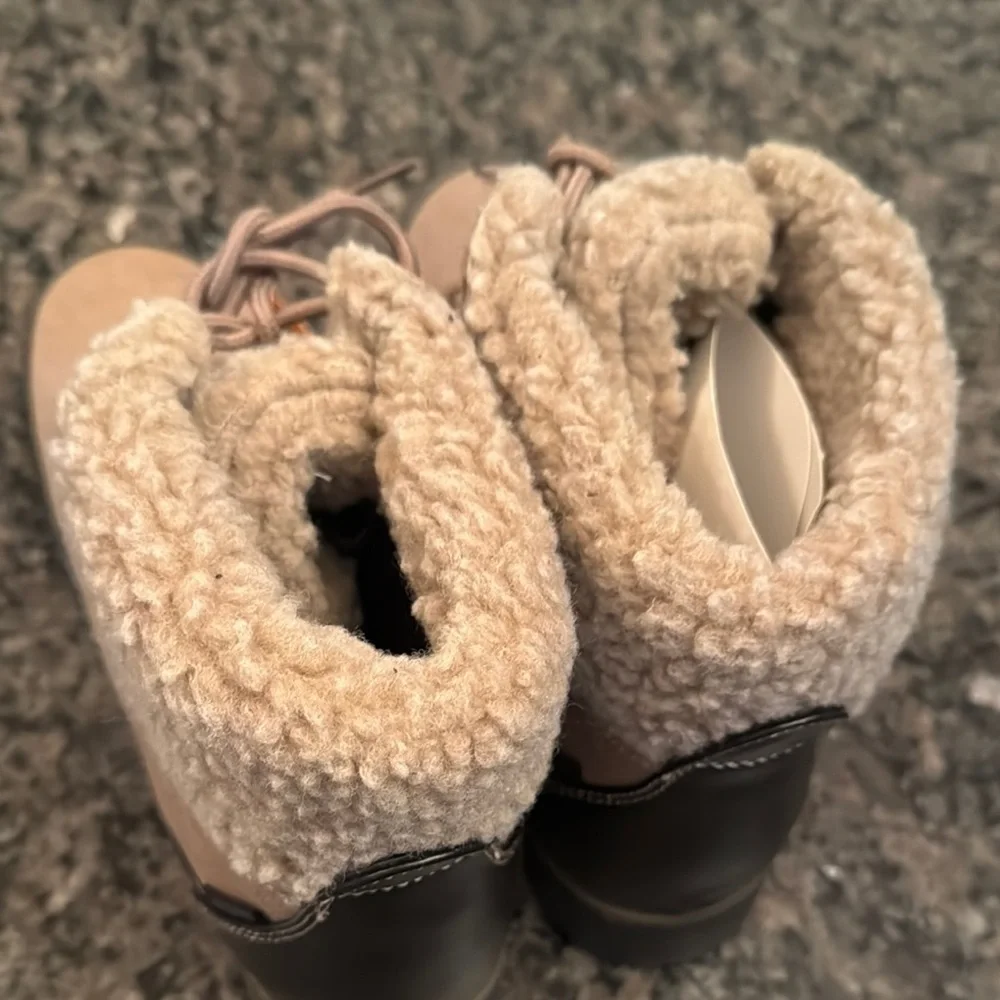 Sporto Darla Beige and Black Eco Winter Boots